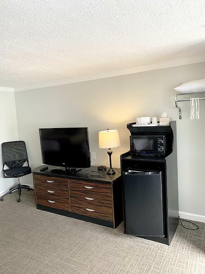 Town N Country Family Resort West Yarmouth Esterno foto